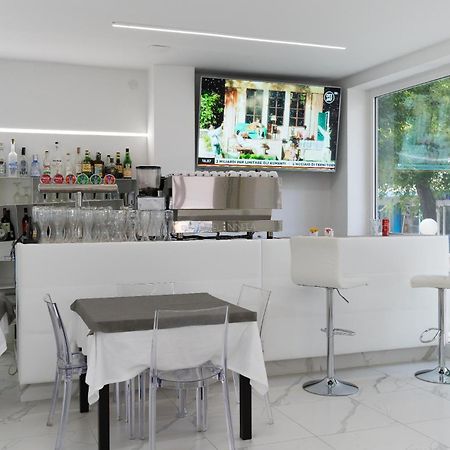 Hotel Ninfea กัตตอลิกา ภายนอก รูปภาพ