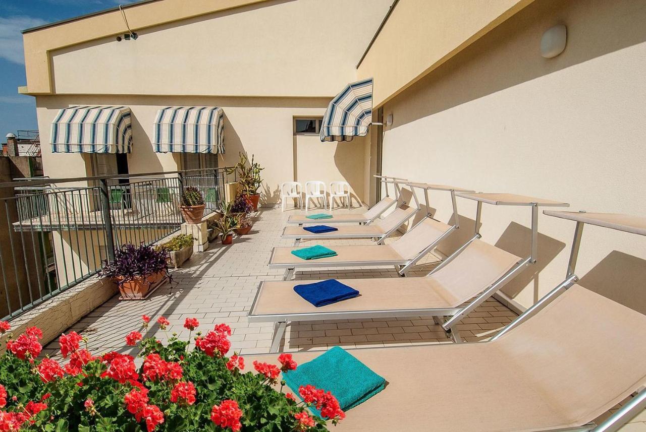 Hotel Ninfea กัตตอลิกา ภายนอก รูปภาพ